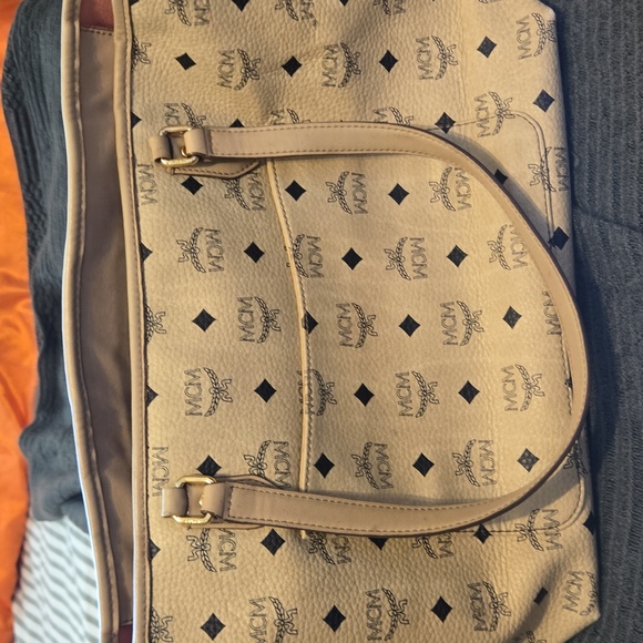 MCM Beige and Pink Visetos Tote with Logo Pattern Limited Edition - Picture 4 of 8